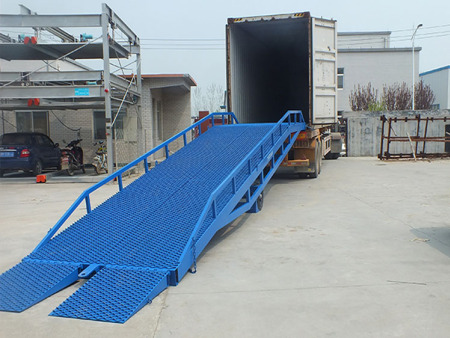 西安固(gu)定式登車橋-銅川(chuān)登車橋多少錢-銅(tóng)川登車橋價格