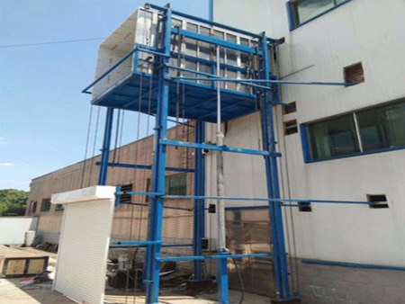 導(dǎo)軌式升(sheng)降貨梯(tī)應用範(fàn)圍及工(gōng)作原理(lǐ)